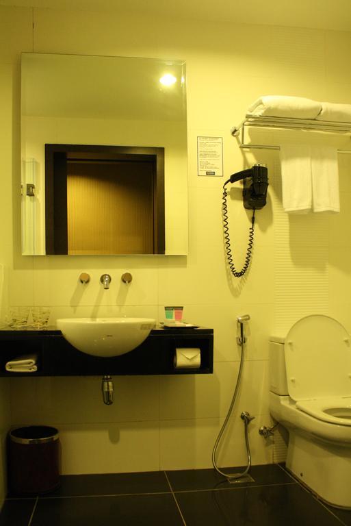 Grand Borneo Hotel Kota Kinabalu Eksteriør bilde
