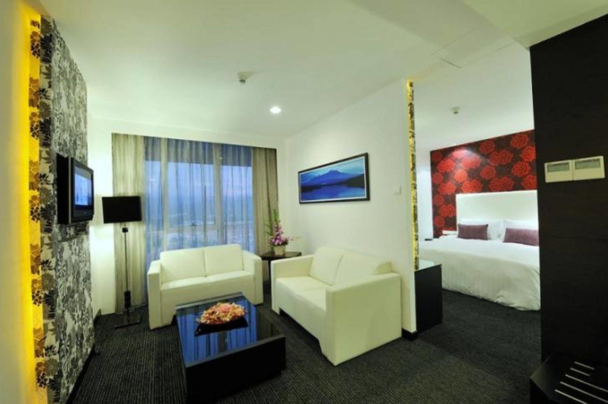 Grand Borneo Hotel Kota Kinabalu Eksteriør bilde