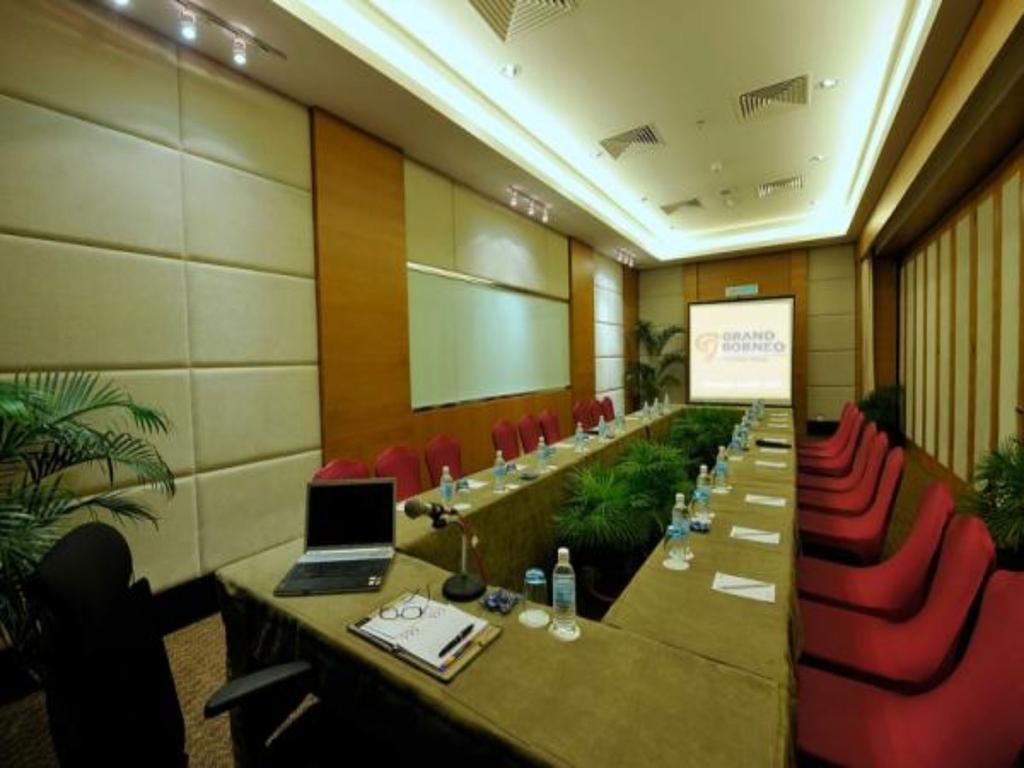 Grand Borneo Hotel Kota Kinabalu Eksteriør bilde