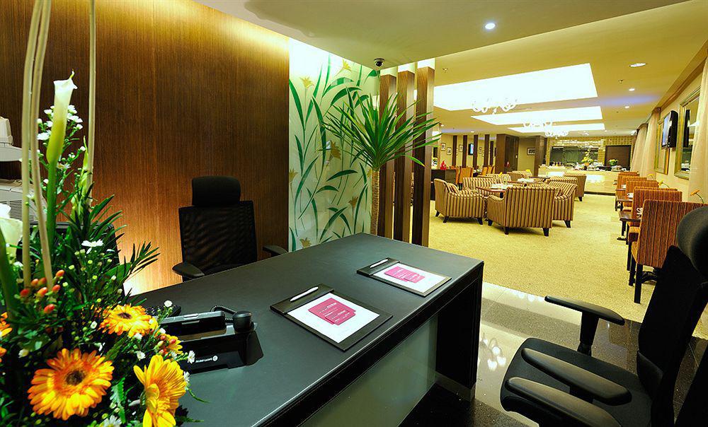 Grand Borneo Hotel Kota Kinabalu Eksteriør bilde